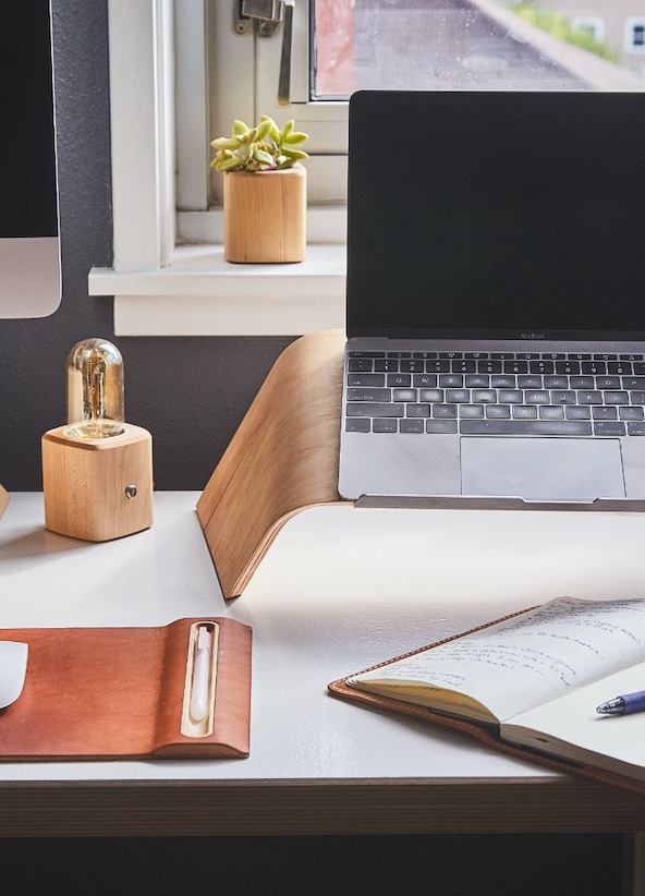 Bureau d'un assistant administratif en suisse.